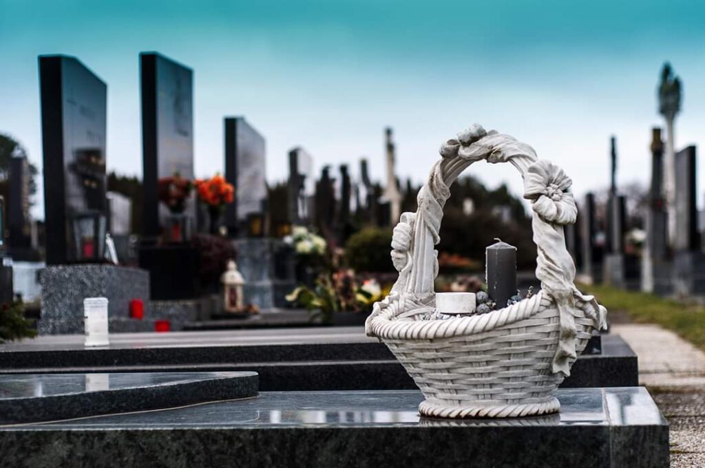 Un cimetière