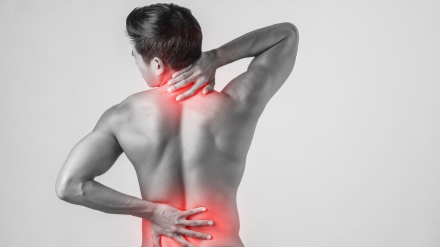 Douleur au milieu du dos et gêne respiratoire : quand consulter et comment être remboursé ?