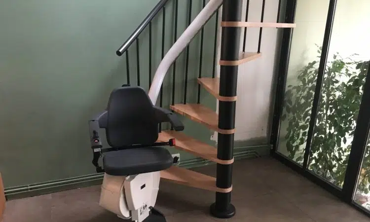Comment bien choisir son monte-escalier ?