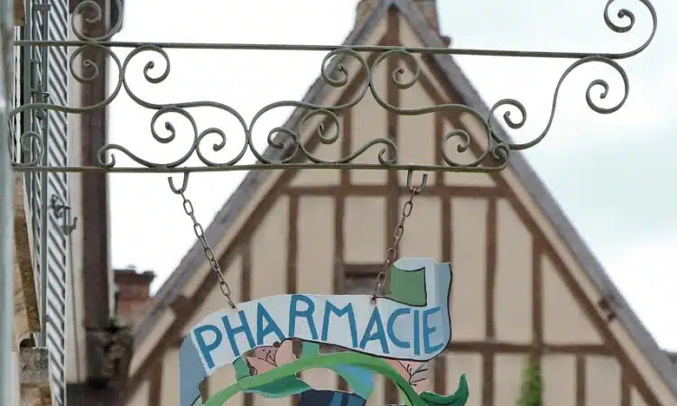 enseigne d'une pharmacie