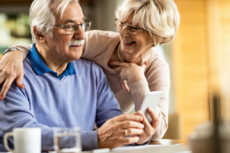 Seniors en perte d'autonomie : pourquoi la complémentaire santé devient incontournable